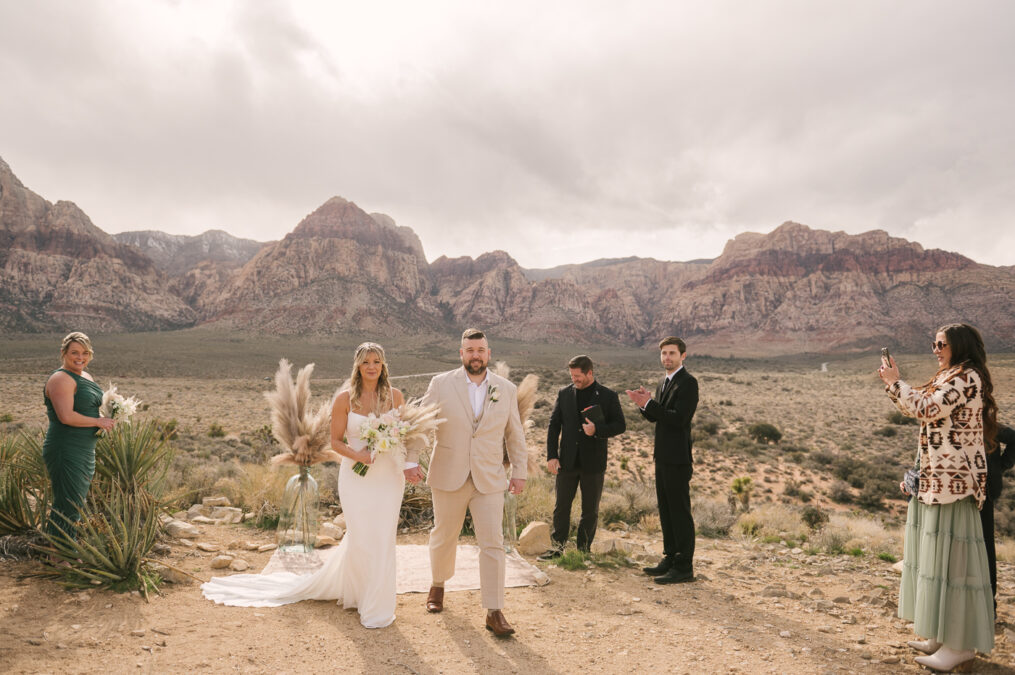 red rock canyon elopement ceremony