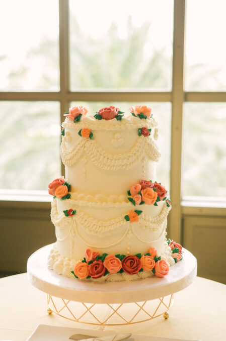 retro inspired cake for park mgm hotel micro wedding